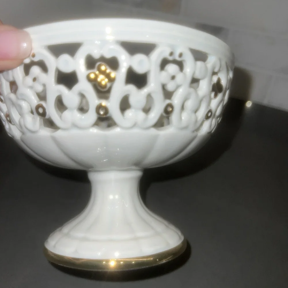 Vintage Italian Reticulated Porcelain Candy Dish w/Gold Trim 7in